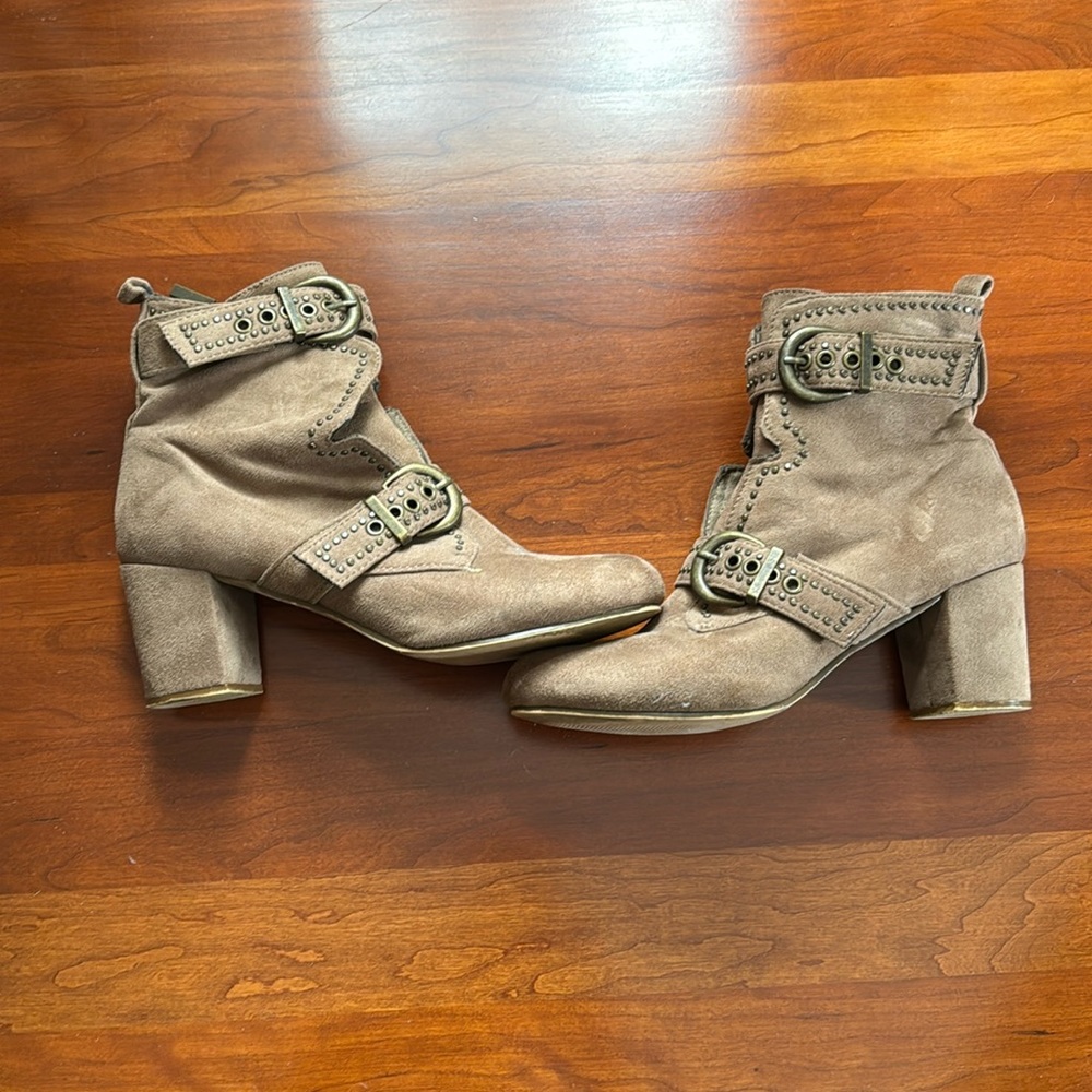 Booties EUC